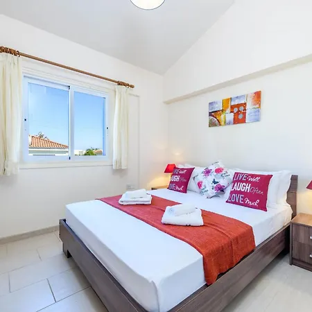 Penelope Вилла Протарас